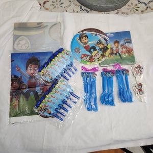 Paw Patrol Birthday Party Decoration Kit. NIB